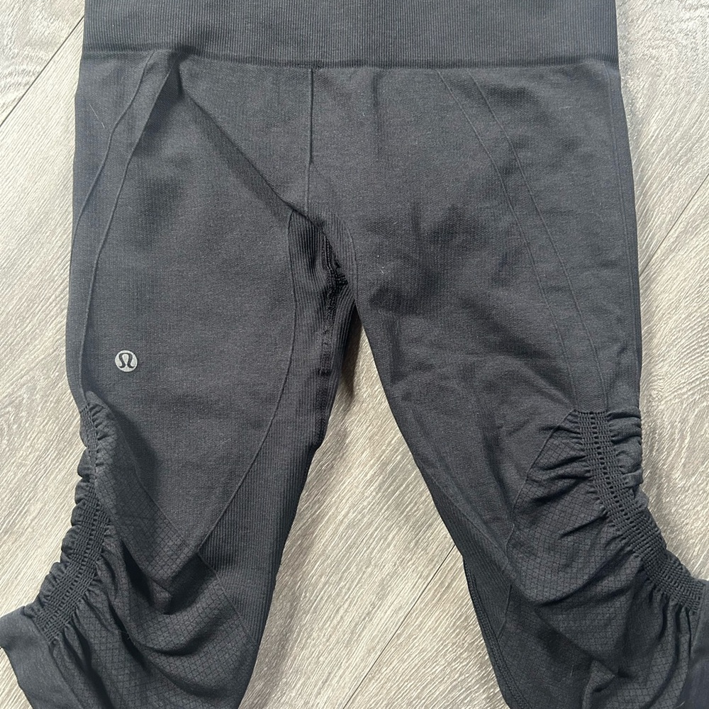 Lululemon Black Cropped Leggings